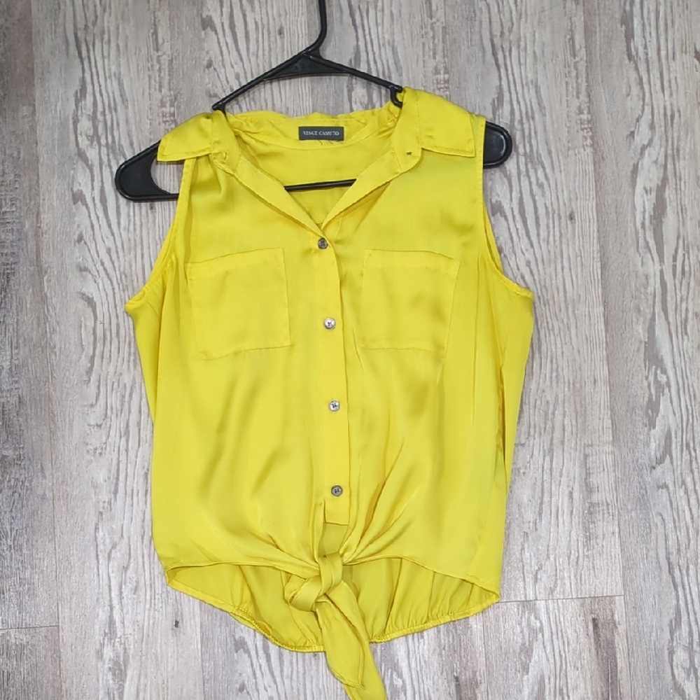 Vince Camuto Yellow Sleeveless Button Down Shirt